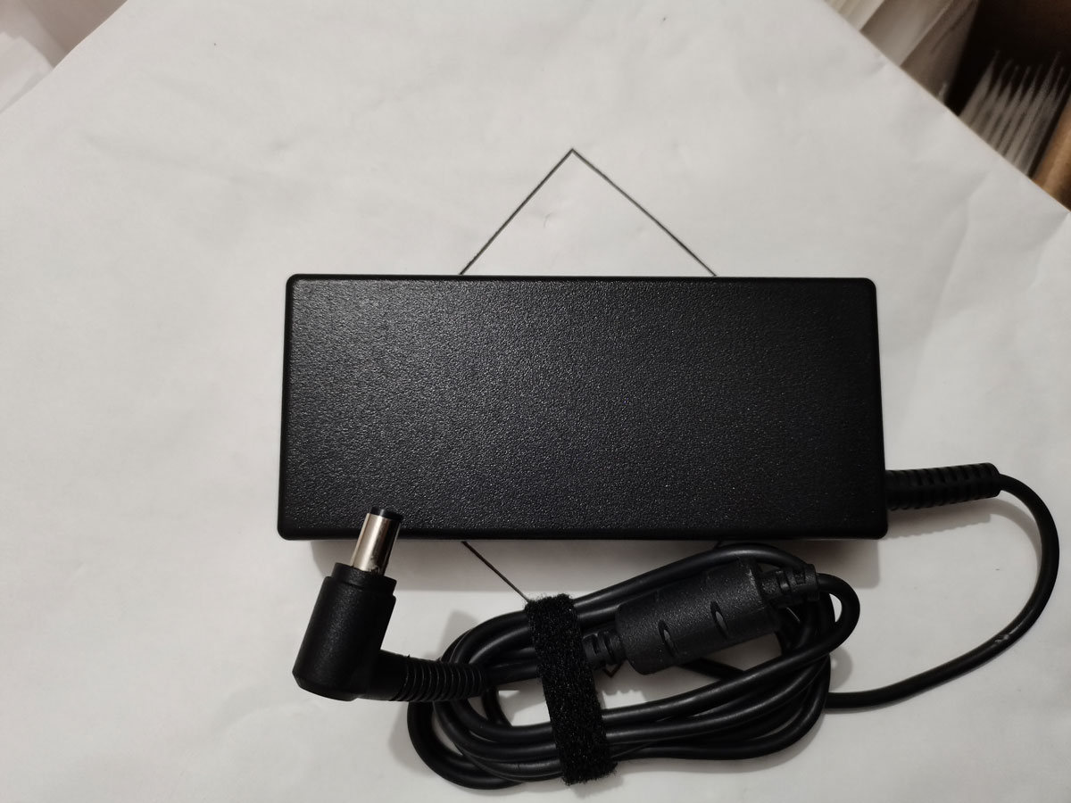YENI OEM Delta 19 V 7.1A 135 W - Pc Gaming News incelemesi ve fiyatı